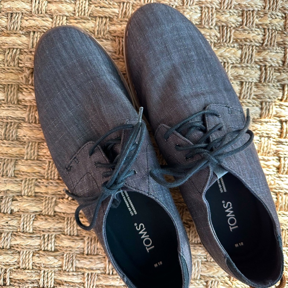 Tom’s Tie Fabric Oxford in Charcoal